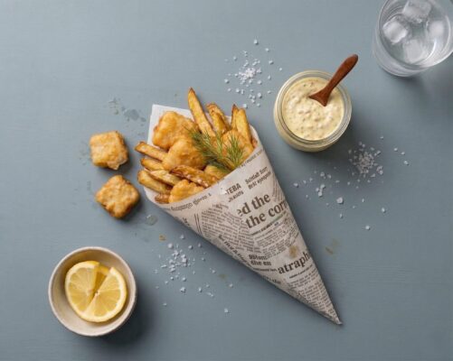 Streetfood-style fish and chips m. pommes og remoulade🐟