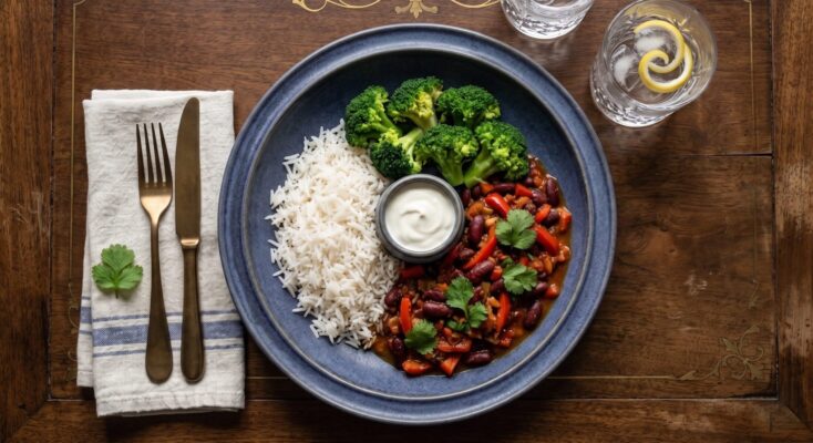 Chili con carne m. ris, creme fraiche og broccoli